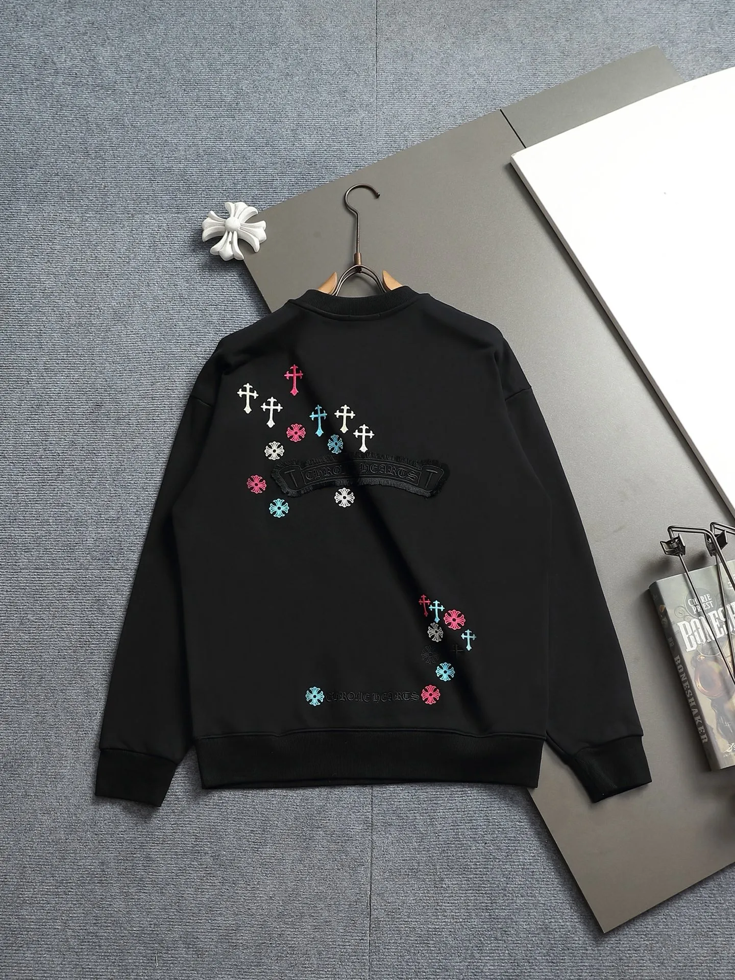 𝗖𝗵𝗿𝗼𝗺𝗲 𝗛𝗲𝗮𝗿𝘁𝘀/ 2026 New Arrival Original 👑 ！ ！ ！ 👍 ✂️Quality , ！ 。 ： ➕100% 。Authentic ➕ ➕3D ➕ ： ！ ！ Authentic ！ Same Style ！ Black White Size：S-XL